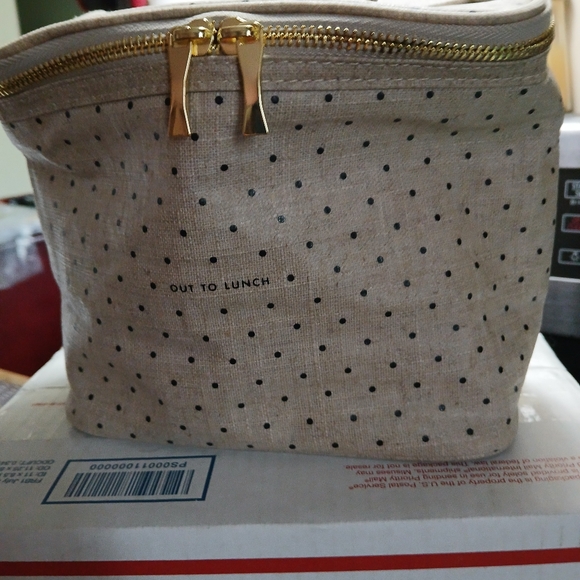🌼 ♠️ Kate Spade Cosmetic/Lunch Bag ♠️ - Picture 6 of 11